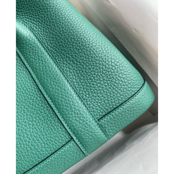Hermes Garden Party 30 Handmade Bag in Malachite Clemence Leather - Image 4