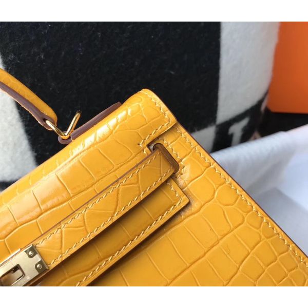 Hermes Kelly 25cm Handmade Bag In Yellow Embossed Crocodile Leather - Image 5
