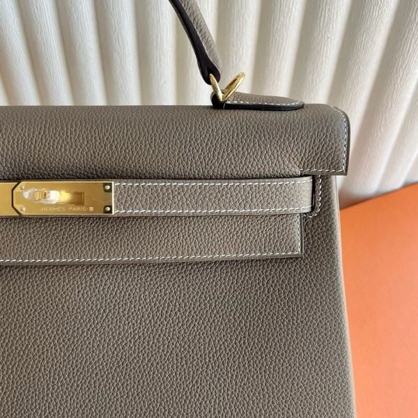 Hermes Kelly Retourne 35 Handmade Bag in Taupe Clemence Leather - Image 2