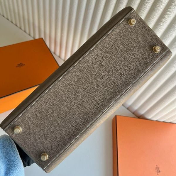 Hermes Kelly Retourne 35 Handmade Bag in Taupe Clemence Leather - Image 9