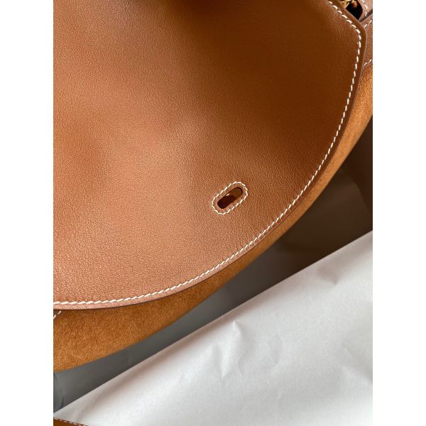 Hermes Lindy 30 Handmade Bag In Gold Doblis Suede Calfskin - Image 4