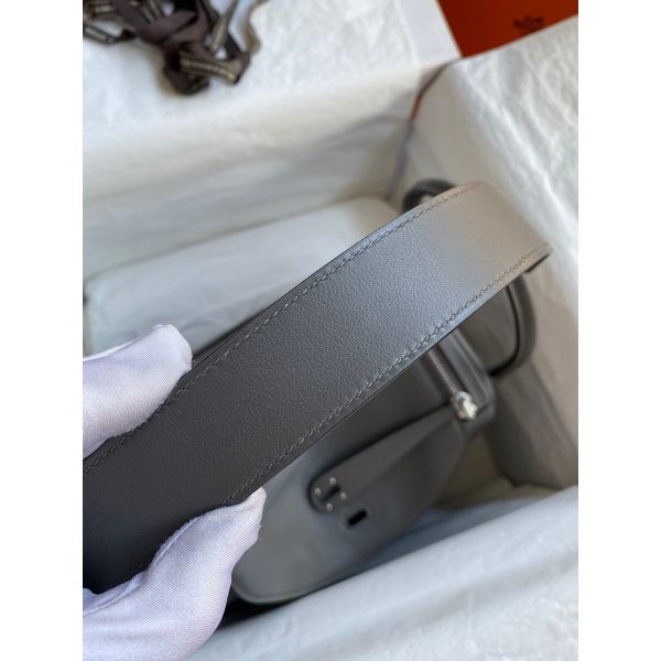 Hermes Lindy 30 Handmade Bag In Grey Swift Calfskin - Image 7