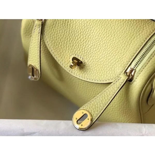 Hermes Lindy Mini Bag In Jaune Poussin Clemence Leather GHW - Image 4
