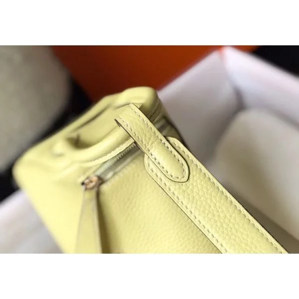 Hermes Lindy Mini Bag In Jaune Poussin Clemence Leather GHW - Image 6