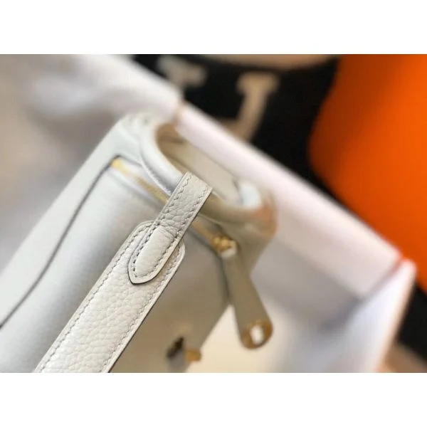 Hermes Lindy Mini Bag In Pearl Grey Clemence Leather GHW - Image 4