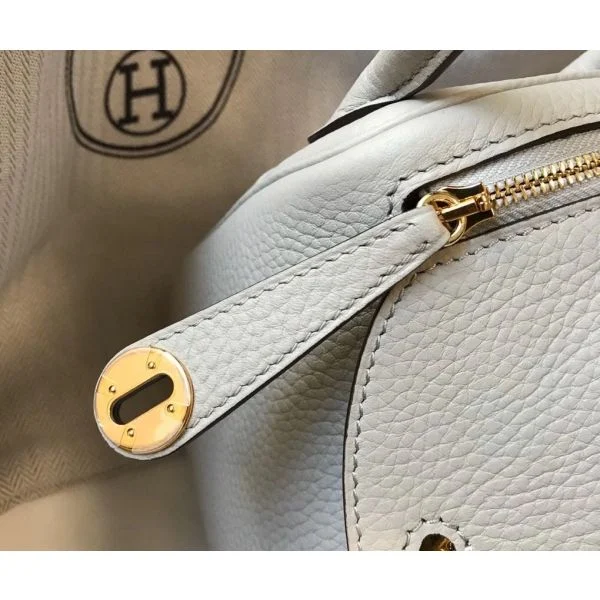 Hermes Lindy Mini Bag In Pearl Grey Clemence Leather GHW - Image 5