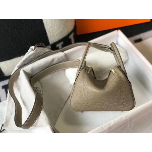 Hermes Lindy Mini Bag In Tourterelle Clemence Leather GHW - Image 2