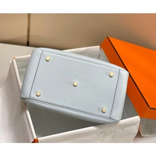 Hermes Lindy 26cm Bag In Blue Brume Clemence Leather GHW - Image 4