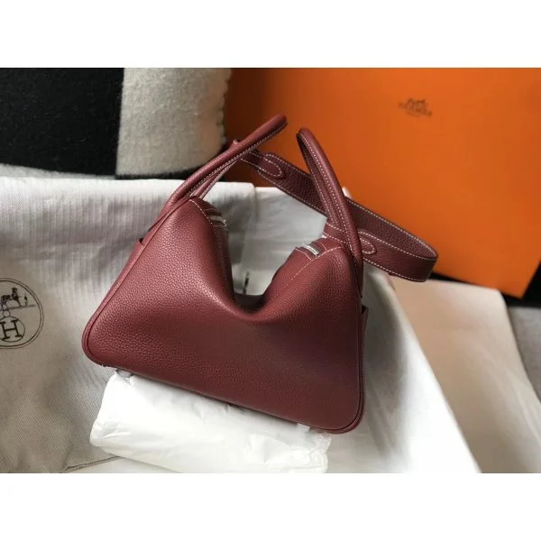 Hermes Lindy 26cm Bag In Bordeaux Clemence Leather PHW - Image 2