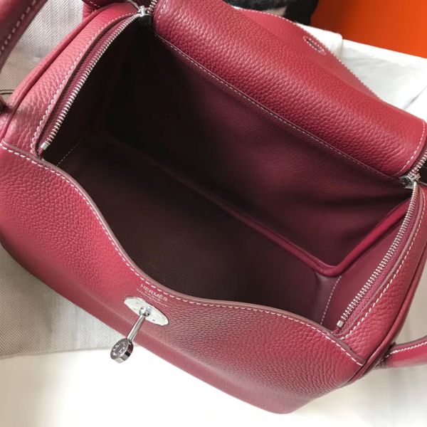 Hermes Lindy 26cm Bag In Bordeaux Clemence Leather PHW - Image 8