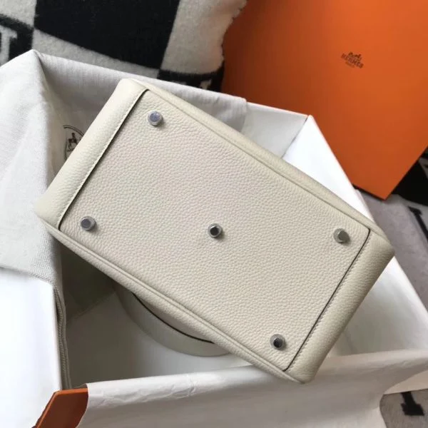 Hermes Lindy 26cm Bag In Beton Clemence Leather PHW - Image 3