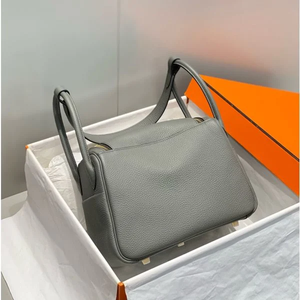 Hermes Lindy 26cm Bag In Gris Meyer Clemence Leather GHW - Image 2