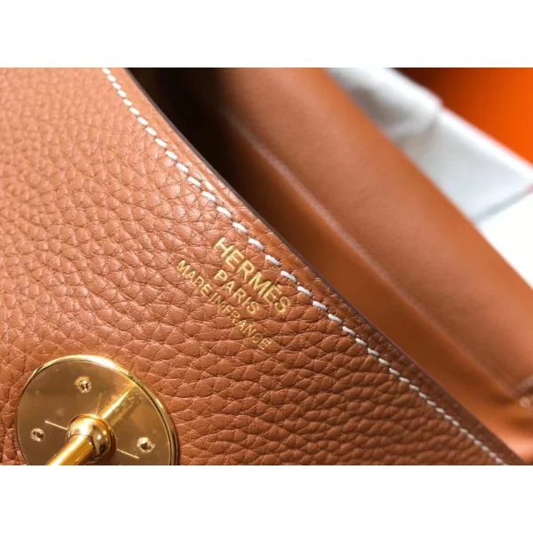 Hermes Lindy 26cm Bag In Gold Clemence Leather GHW - Image 6