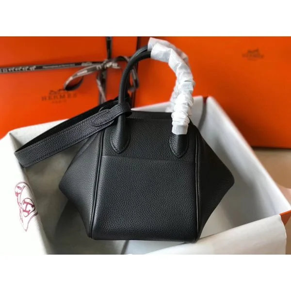 Hermes Lindy 26cm Bag In Black Clemence Leather - Image 4