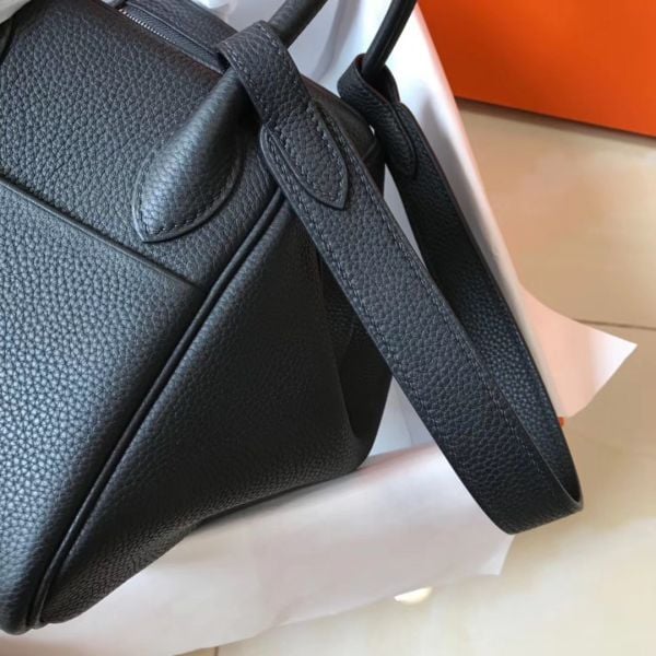 Hermes Lindy 26cm Bag In Black Clemence Leather - Image 5
