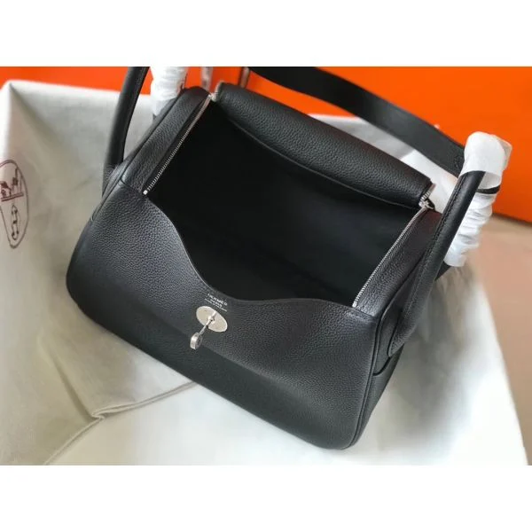 Hermes Lindy 26cm Bag In Black Clemence Leather - Image 6