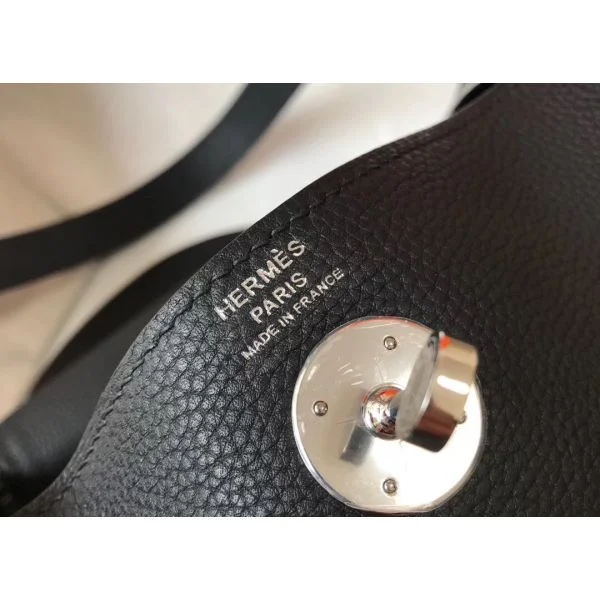 Hermes Lindy 26cm Bag In Black Clemence Leather - Image 8