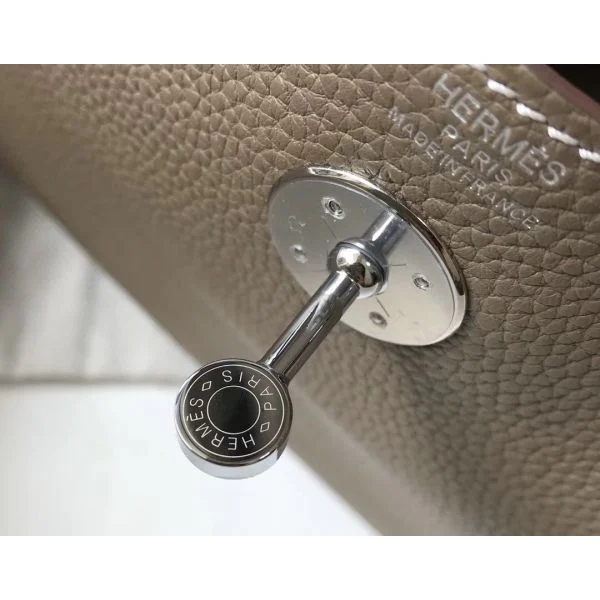 Hermes Lindy 26cm Bag In Taupe Grey Clemence Leather - Image 7
