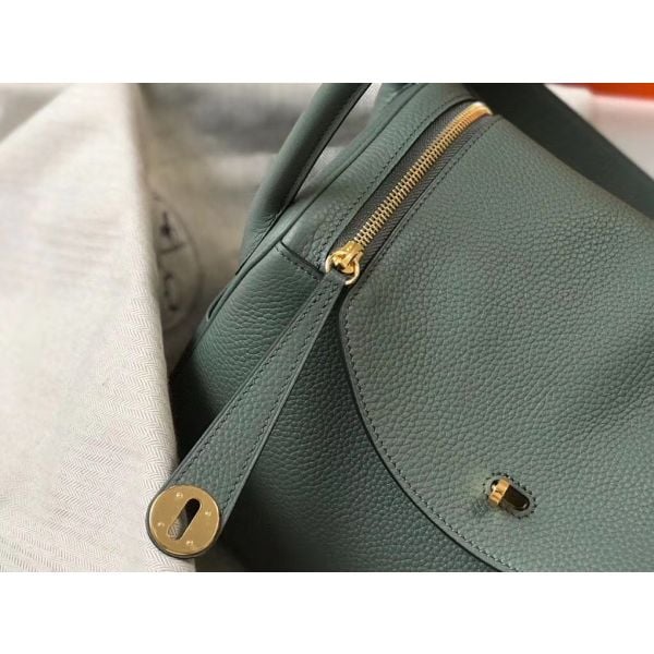 Hermes Lindy 26cm Bag In Vert Amande Clemence Leather GHW - Image 5