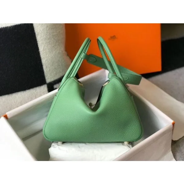 Hermes Lindy 26cm Bag In Vert Criquet Clemence Leather GHW - Image 2