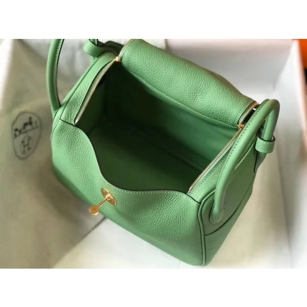 Hermes Lindy 26cm Bag In Vert Criquet Clemence Leather GHW - Image 8