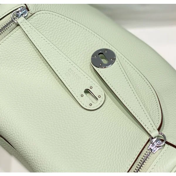 Hermes Lindy 26cm Bag In Vert Fizz Clemence Leather GHW - Image 7