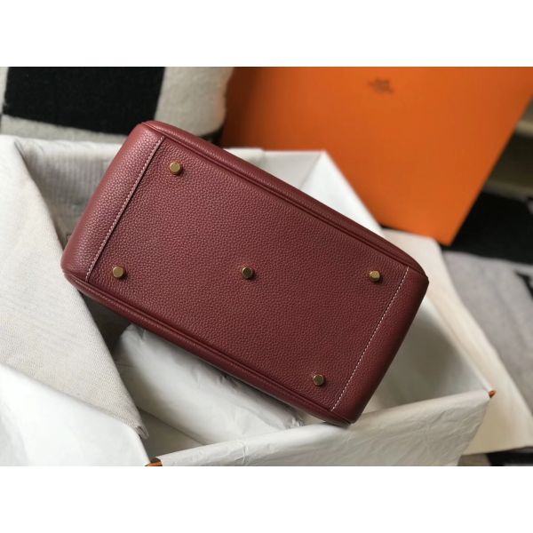 Hermes Lindy 30cm Bag In Bordeaux Clemence Leather GHW - Image 3