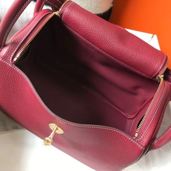 Hermes Lindy 30cm Bag In Bordeaux Clemence Leather GHW - Image 7