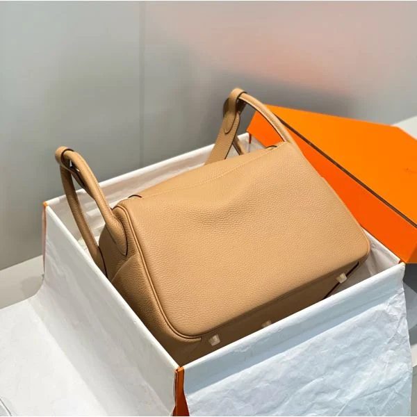 Hermes Lindy 30cm Bag In Chai Clemence Leather GHW - Image 2