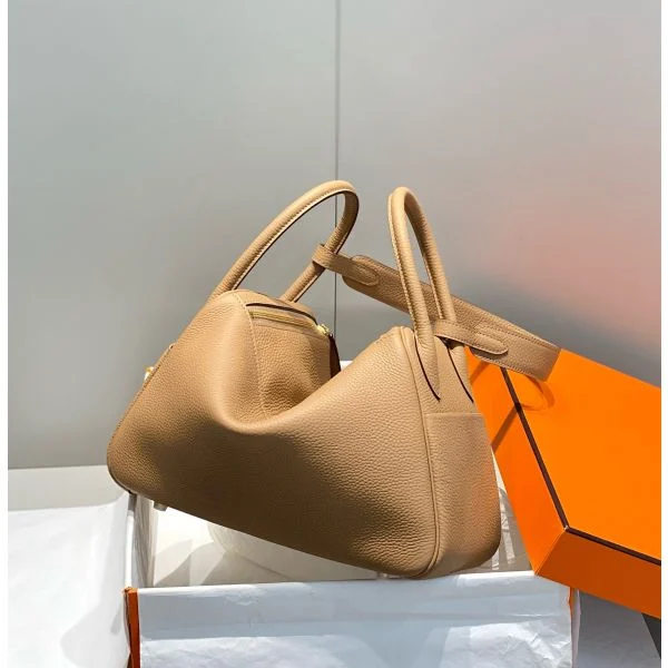 Hermes Lindy 30cm Bag In Chai Clemence Leather GHW - Image 4