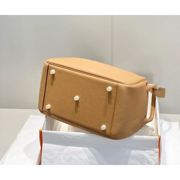 Hermes Lindy 30cm Bag In Chai Clemence Leather GHW - Image 5