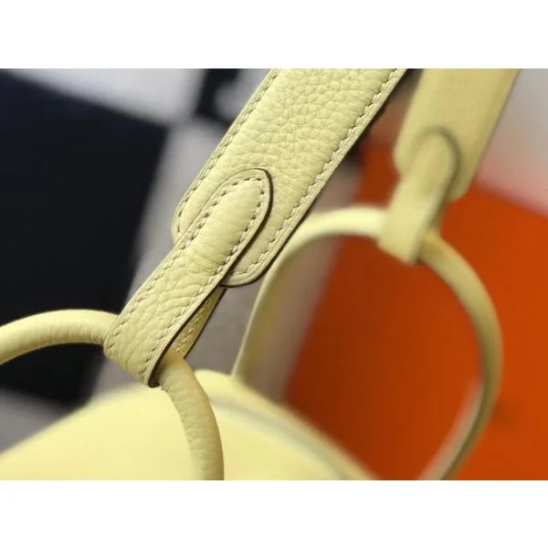 Hermes Lindy 30cm Bag In Jaune Poussin Clemence Leather GHW - Image 8