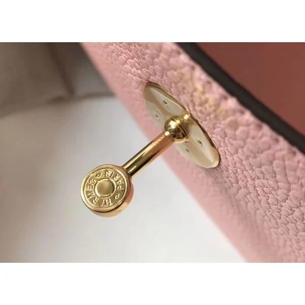 Hermes Lindy 30cm Bag In Pink Clemence Leather GHW - Image 6