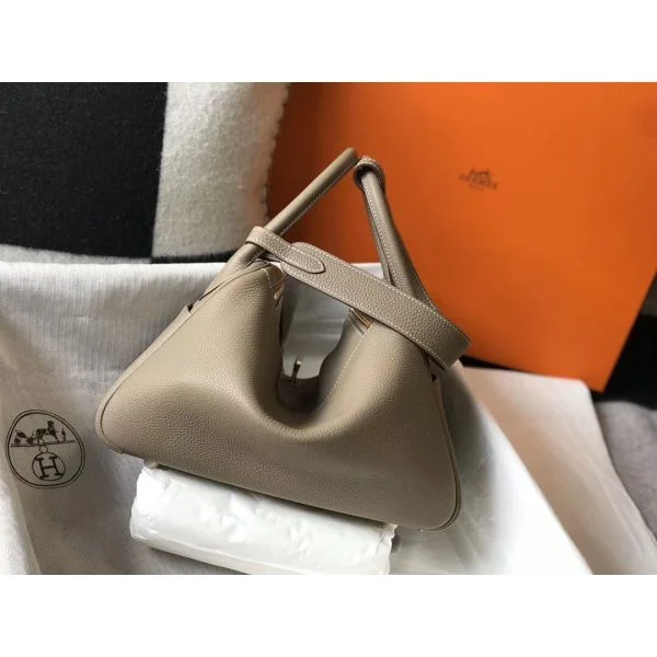Hermes Lindy 30cm Bag In Gris Tourterelle Clemence Leather GHW - Image 2