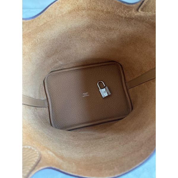 Hermes Picotin Lock 18 Handmade Bag in Biscuit Clemence Leather - Image 6