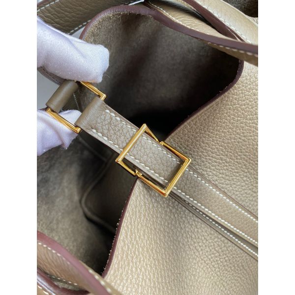 Hermes Picotin Lock 18 Handmade Bag in Taupe Clemence Leather - Image 4
